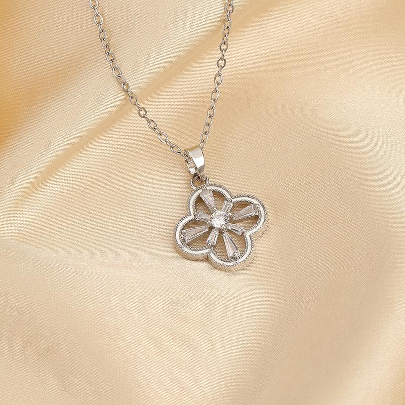 Titanium Steel Non-fading Necklace - European & American Style, Light Luxury, Versatile Korean Fashion, Perfect for Women and Girlfriend Gifts.