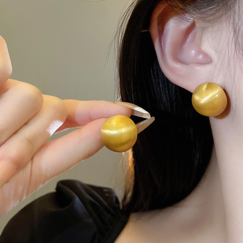925 Silver Needle Pearl Earrings Women's High-end Sense Niche Temperament Bow Stud Earrings Retro Ear Jewelry Wholesale