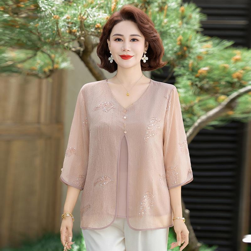 

Sophisticated Lace T-shirt with Seven-Sleeve Two-Piece Look - Chic Summer Fashion for Moms XL (suggested 40-55 kg) розовый