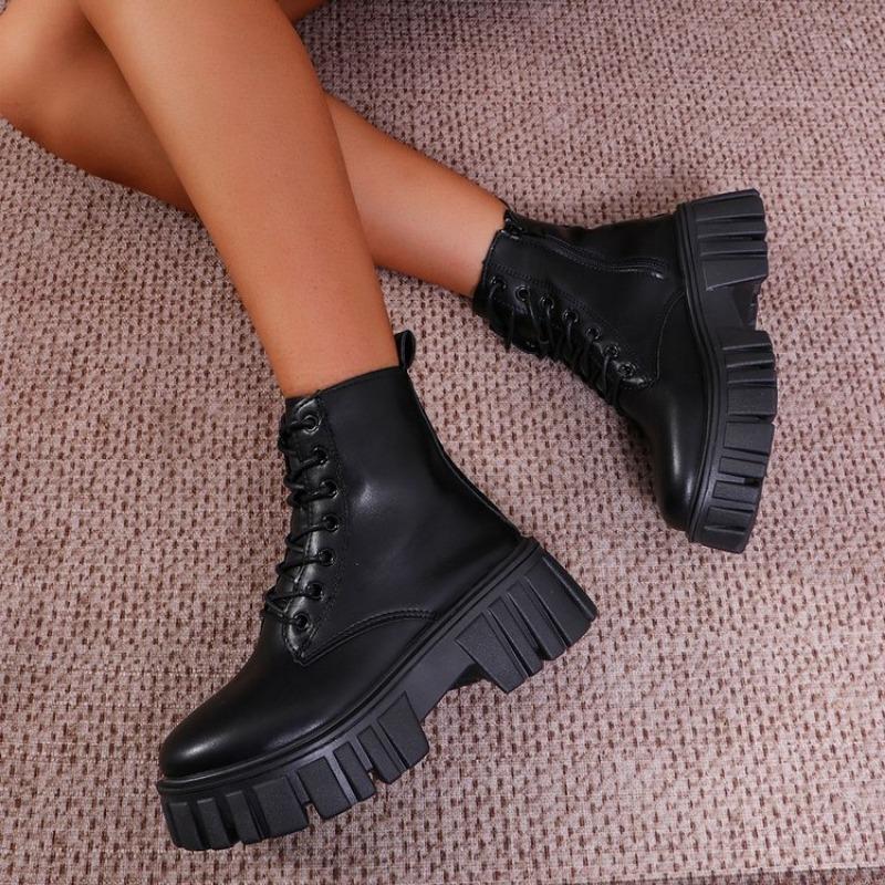 Large size Martin boots, locomotive style cross-strap women's boots, autumn and winter new thick-soled versatile fried street women's shoes