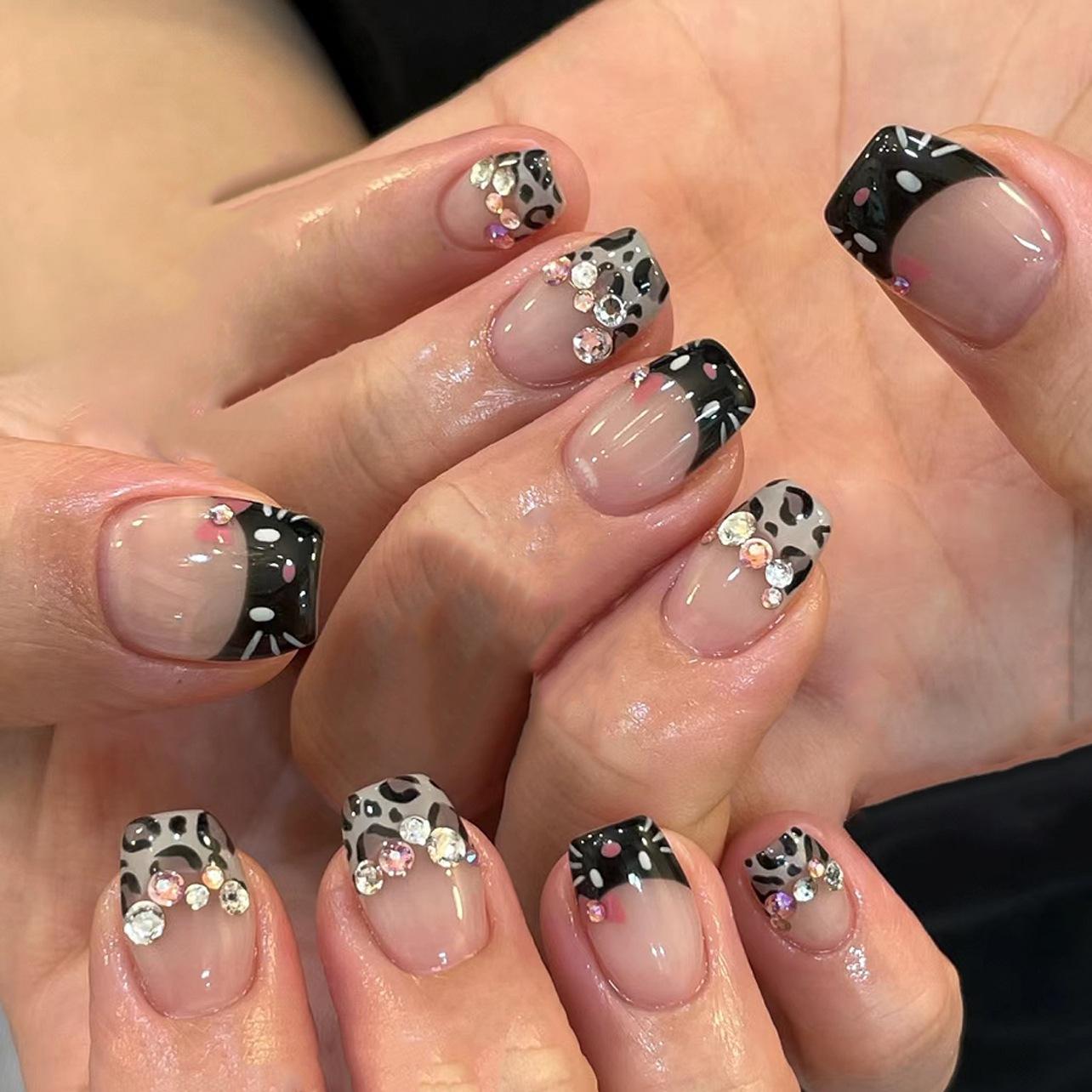 Sweet and cool French leopard print short ballet manicure flash diamond flash manicure fake nail hot-selling wearable nail piece
