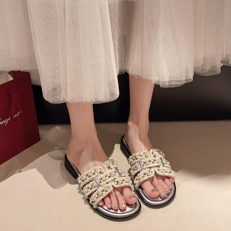 Flat-bottomed pearl slippers women's summer wear new fashionable soft-bottomed breathable beach cool slippers