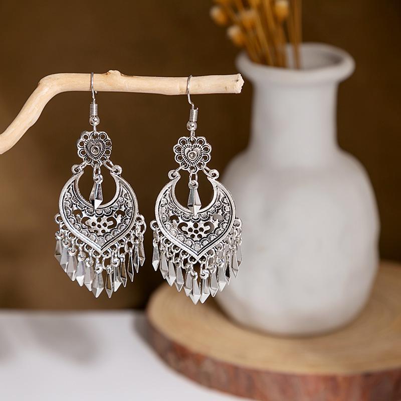 Vintage European & American Style Hollow Fashion Pendant Earrings for Women