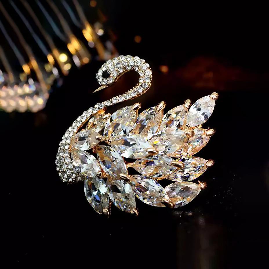 

Изысканная и универсальная брошь в виде лебедя, высококачественный женский корейский хрустальный корсаж с чувством дизайна, булавка Niche, аксессуары для костюма