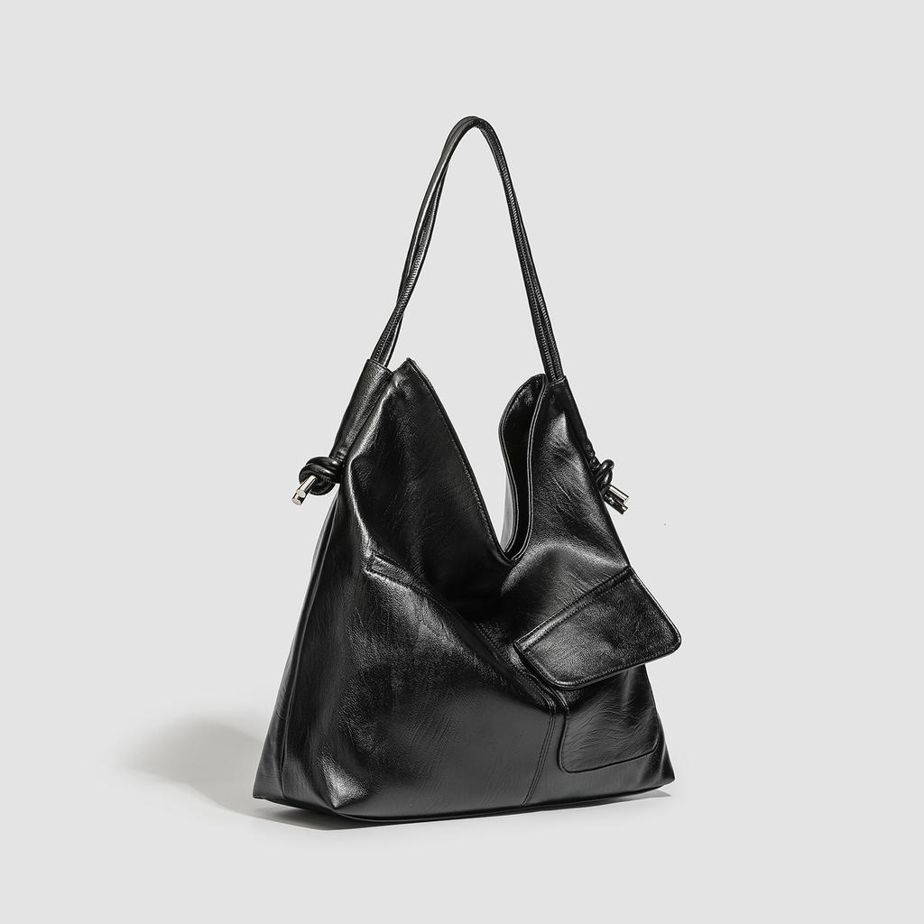 Simple Bag Women's New Fashion Retro Shoulder Bag Soft Leather Large Capacity Niche Tote Bag College Student Commuter Bag