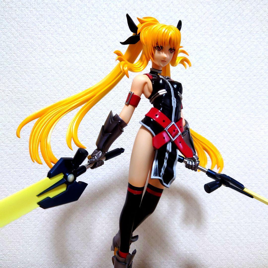 

[Б/У] Магическая девочка Лирическая Наноха Фэйт Тестаросса Харлаун Гаражный набор