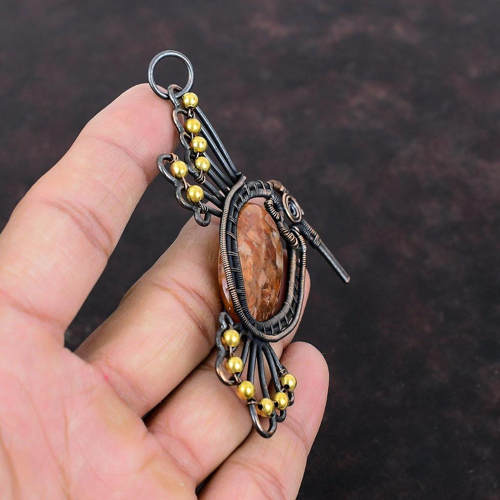 Wisiorek ze kamienia słonecznego Wisiorek owinięty drutem miedzianym Ręcznie robiony wisiorek Delikatny wisiorek z ptaszkiem Biżuteria z kamieni szlachetnych i miedzi Prezent dla niego Biżuteria owijana drutem