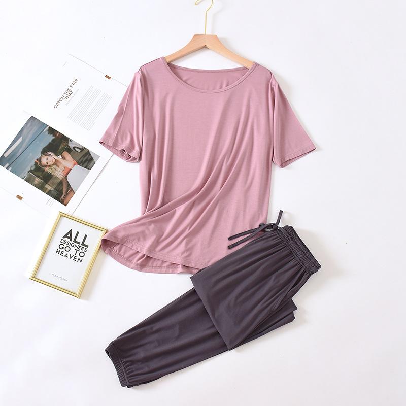 Весняно-літня жіноча модальна піжама з двох предметів: футболка з коротким рукавом та штани. Барвистий великий розмір. Повсякденний комплект для дому.