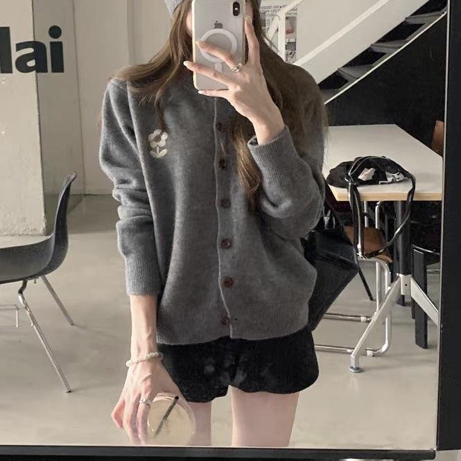 2026 Autumn/Winter Women's Korean Round Neck Embroidered Knit Cardigan Sweater