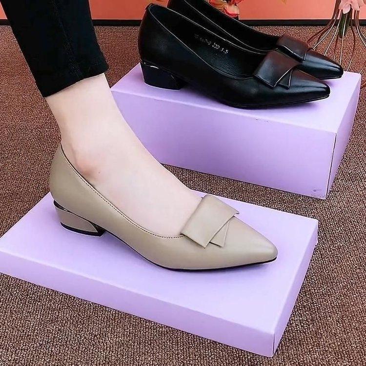 Spring Women's Pointed-Toe Chunky Heel Pumps Soft Leather Low-Heel Work Shoes Minimalist Versatile Black Commuting Shoes