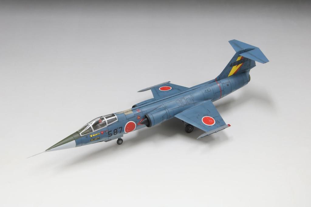 FineMolds 1/72 Jet Aircraft Series Japan Air Self-Defense Force F-104J Fighter Jet "Combat Competition" Plastic Model Kit FX07 (Airplane)