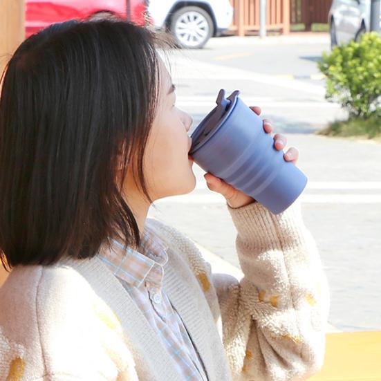 Collapsible Silicone Travel Cup 12oz Portable Foldable Coffee Mug for Camping Hiking Commuting Leakproof Eco-Friendly Water Bottle with Wide Mouth