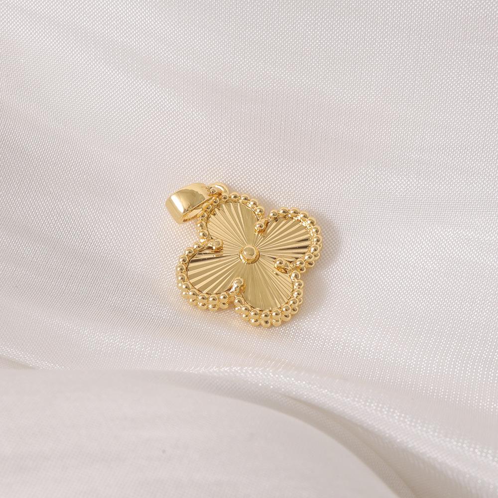 Exquisite Four-Leaf Clover Pendant Necklace - Elegant, Lucky Style Jewelry Accessory