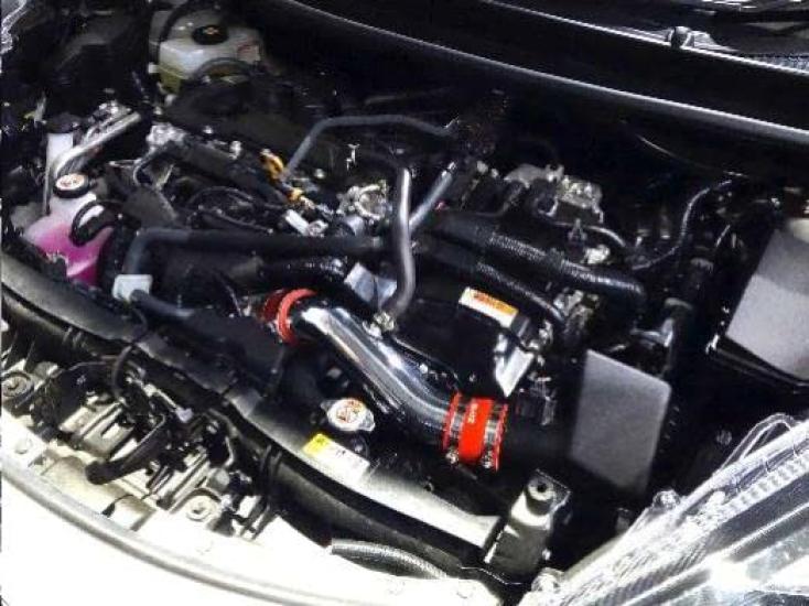 Blitz SUCTION KIT for Yaris Hybrid MXPH10 with Red Silicone Hose In Silver (55736)