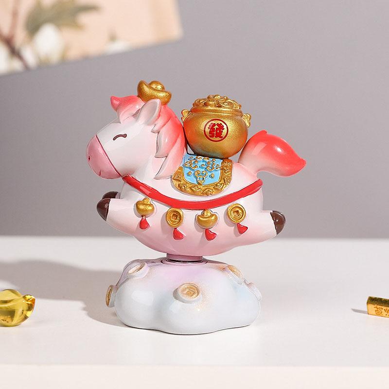 

NEW Horse Statue 2026 New Year Feng Shui Tabletop Ornament Resin Rotatable Cartoon Ornament Mascot Chinese Spring Festival Decor розовый