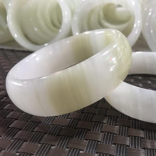 Afghanistan Jade Bangle for Women with Silk Wrap, Vertical Grain Design