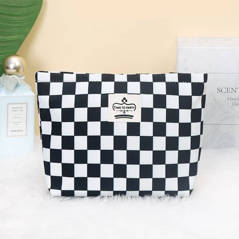 Large Capacity Makeup Bag Fashion Chessboard Grid Portable Wash Pouch Storage