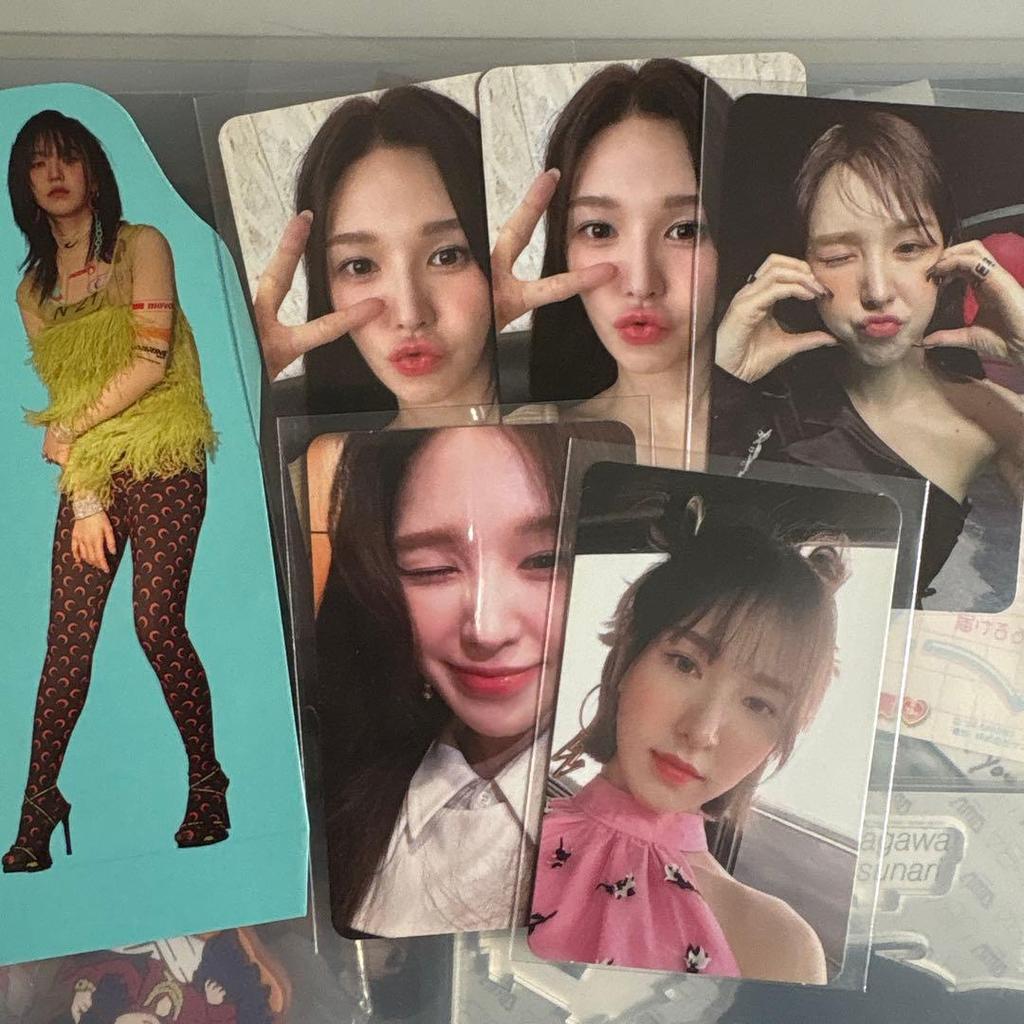 [USED] Red Velvet Wendy trading card stand