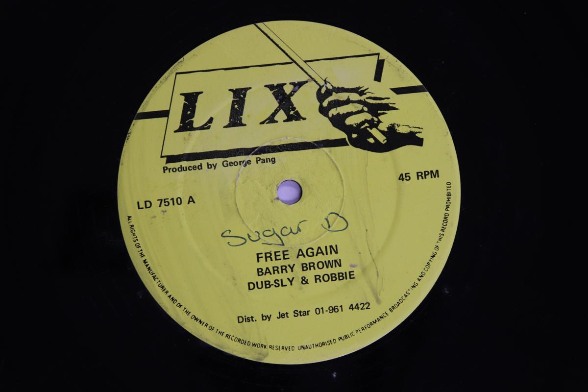 

12-дюймовая пластинка BARRY BROWN / BURRO BANTON - Free Again / Ghetto Life LD7510 LIX UK Регги, Ска и Даб Б/У