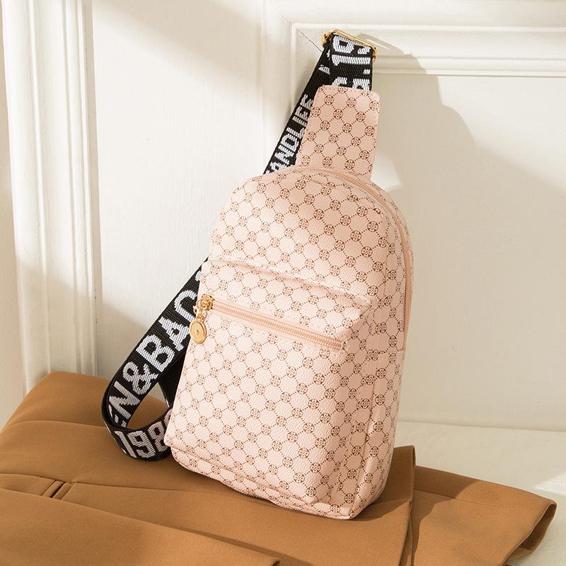 

Bag Crossbody Bag Women Crossbody Chest Bag Shoulder Bag Ladies Phone Bag Backpack Small Square Bag High-end Versatile Waterproof розовый