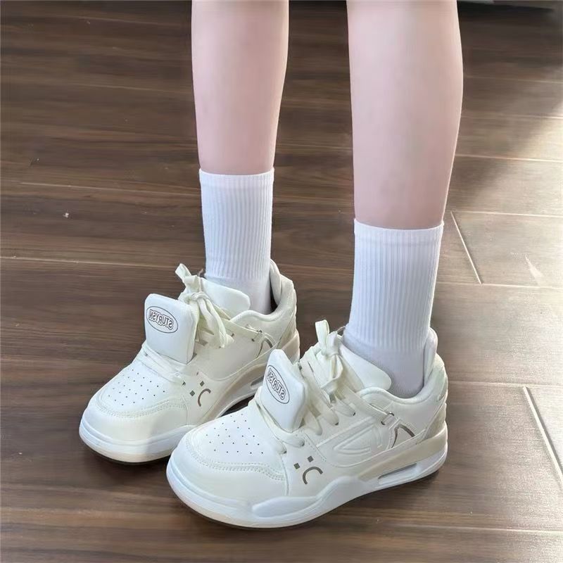 

Оригінальні жіночі білі туфлі 2024 літні нові студентські туфлі на низькому ходу універсальні повсякденні туфлі жіночі 40