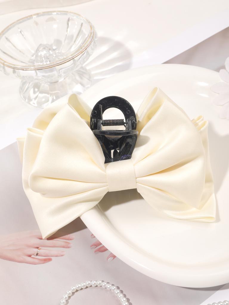 Fashion Satin Large Bow Hair Claw Clip for Women Korean Version Of Solid Color Butterfly Hair Barrettes Accessories Headwear