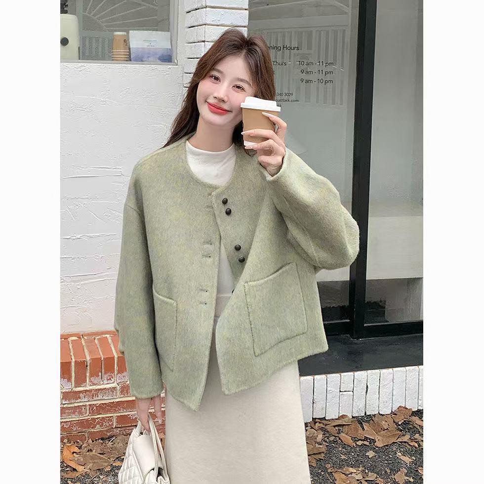 Chic Korean-Style Short Green Wool Jacket for Women - Autumn/Winter 2025 Elegant and Slimming.