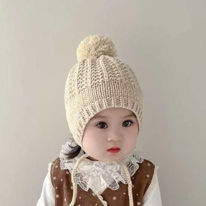 Zimowa ręcznie robiona czapka z nausznikami w stylu koreańskim z pomponem dla małych dziewczynek