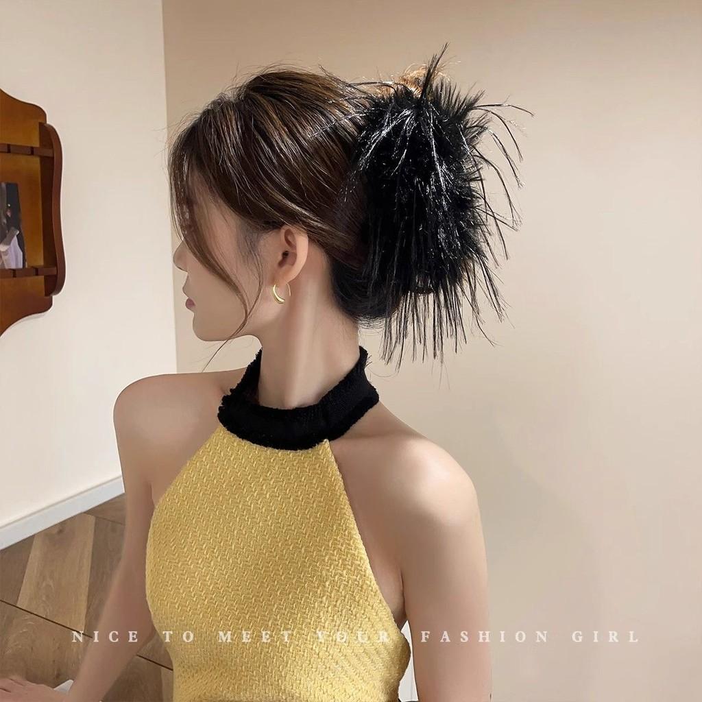 Elegante Pinza per Capelli Bianca in Piume Sintetiche Stile Francese Chic Pinza a Morso di Squalo Grande per Donna, Perfetta per Acconciature Raccolte & Styling