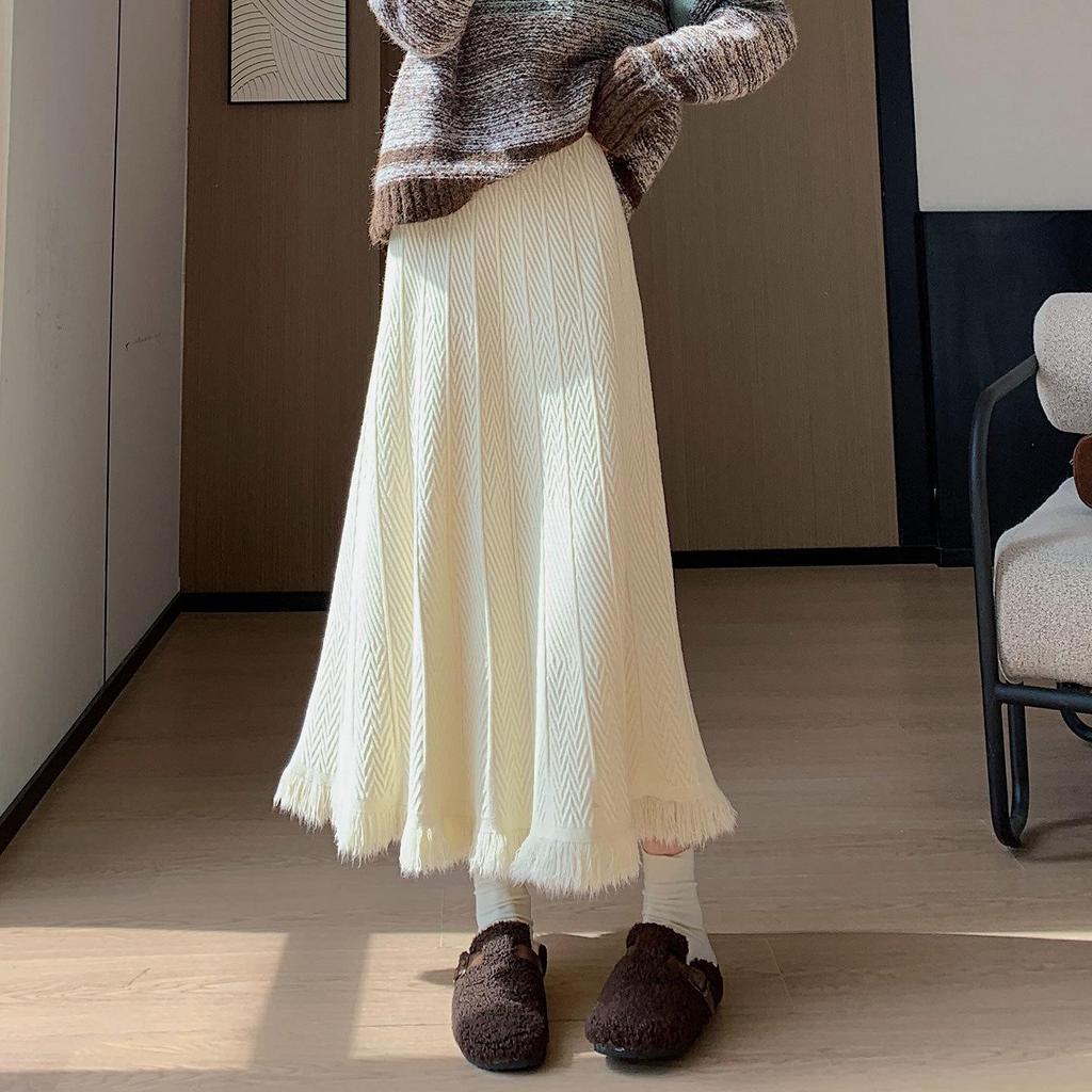 2025 Autumn/Winter High-Waisted Knit Pleated A-Line Skirt: Korean Style, Versatile, Casual, and Elegant.