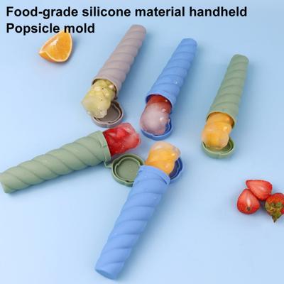 Stampo per cubetti di ghiaccio con design a cilindro Stampo per ghiaccio a cilindro unico con coperchio sigillante più profondo Sformatura facile Piccolo stampo per ghiaccioli