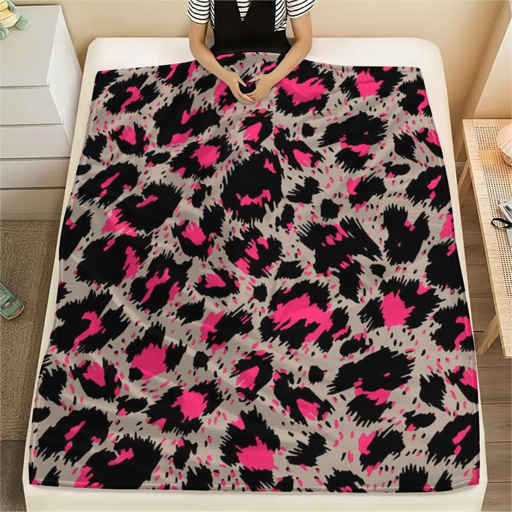 1Pc Pink Leopard Pattern Print Flannel Blanket, High Quality Comfortable for All Seasons, Home Decor, Warmth and Comfort, Perfect for Gifts