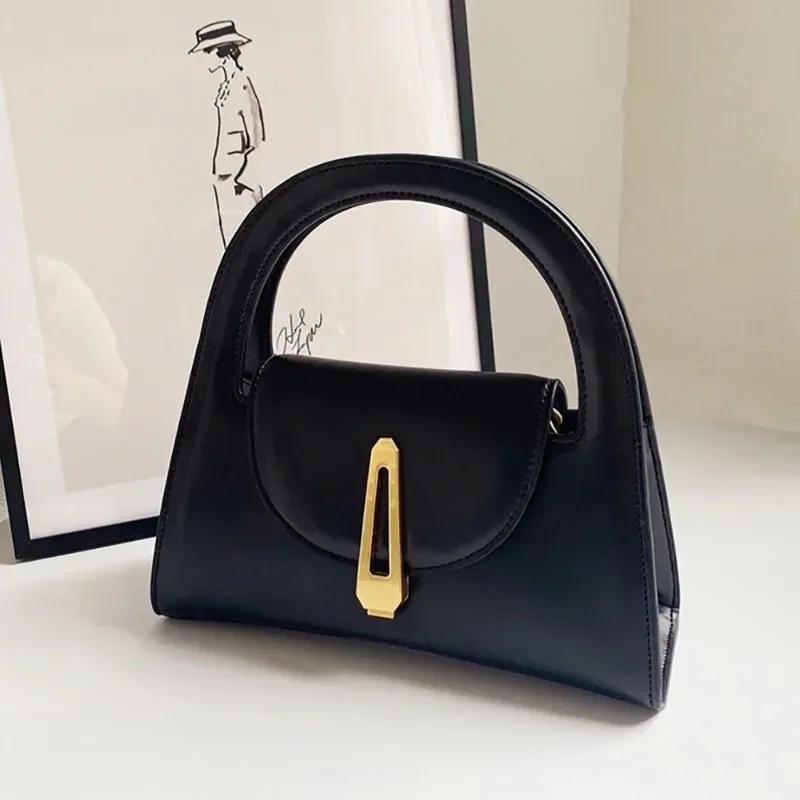 Texture Women's Autumn Winter New High-end Niche Design Crossbody Black Patent Leather Shoulder Bag Fashion