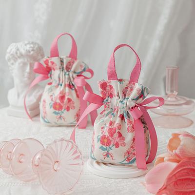 Ambalaj pentru cadouri
 – Saci de ambalare și organza
