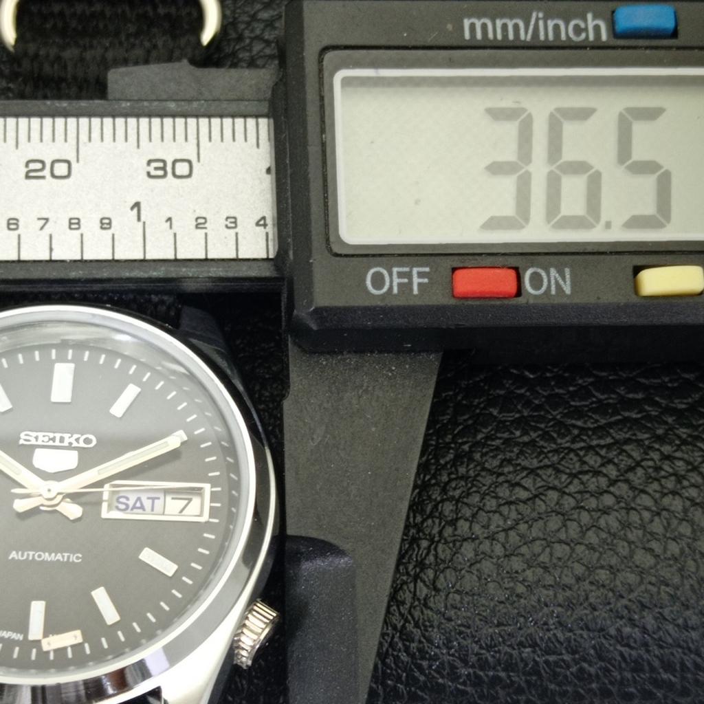 MENS VINTAGE REFURBISHED SEIKO 5 AUTOMATIC JAPAN BLACK DIAL WATCH A440545-4 Sk-a440545