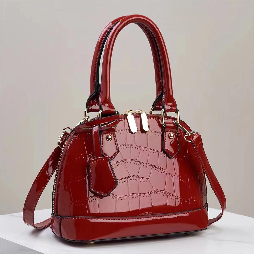 Solid Pu Color Shell Shaped Handbag With Mobile Card Pouches For Outings Casual