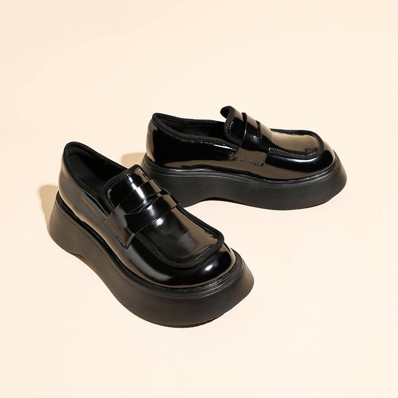 Neues Nischendesign Japanischer Stil Muffin-Boden Kleine Lederschuhe College-Stil Ein Pedal Erhöht Großer Kopf Einzelne Schuhe Damen