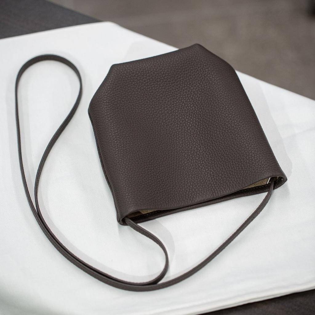 New Park Mini Leather Pocket Bag Messenger Bag Small Bucket Women's Bag Minimalist Casual Mobile Phone Bag