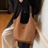 Retro Large Capacity Tote Bag Women's 2025 Autumn and Winter New Commuter Underarm Bag Fashionable Casual Personality Shoulder Bag