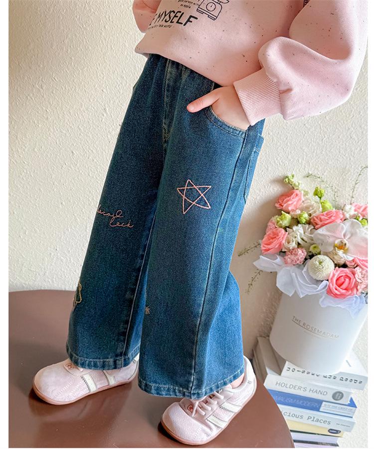 Flickors broderade jeans med raka ben - 2025 Höstmode