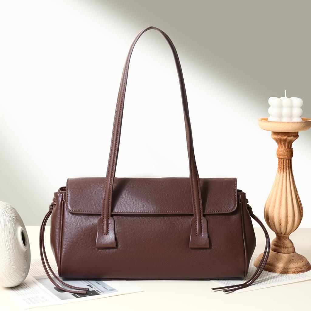 Underarm Bag with A High-end Feel, Hand-held Pillow Women's Bag, and Single-shoulder Baguette Bag Are Popular