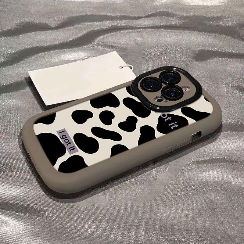 Wzór krowy czarno-biały do etui na telefon komórkowy Apple 16promax Malowanie dla IPhone15pro Silikonowy puszysty 13/14