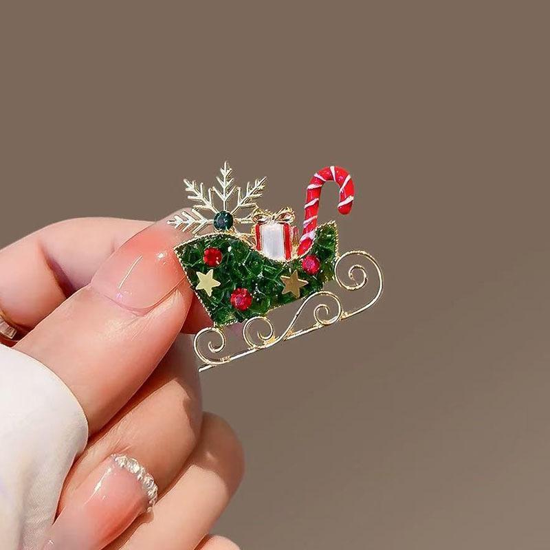 Sparkling Rhinestone Christmas Tree Brooch Faux Pearl Inlaid Fashion Holiday Pin for Scarf Bag Clothing Decor