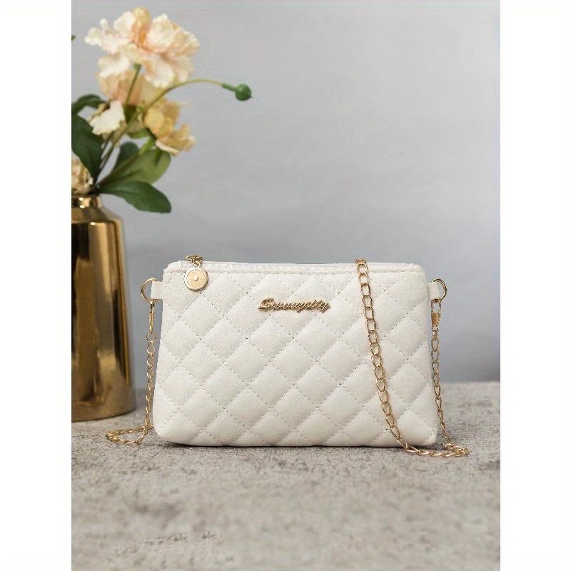 

Мини стеганая сумка-конверт на цепочке с декором в виде букв one-size белый
