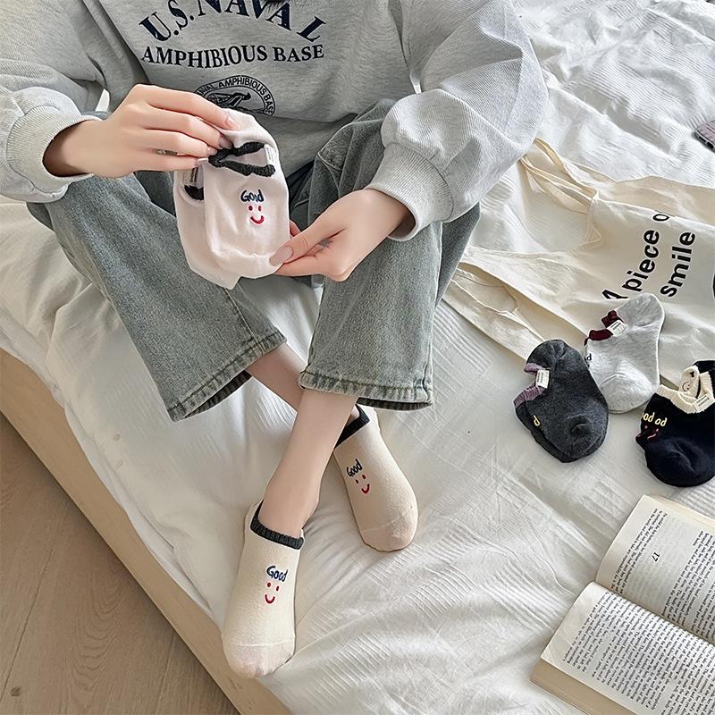 2024 European Socks, Personalized Embroidery, Smiley Face, Contrasting Color, Invisibility, Fashion Trend, Socks, Boat Socks