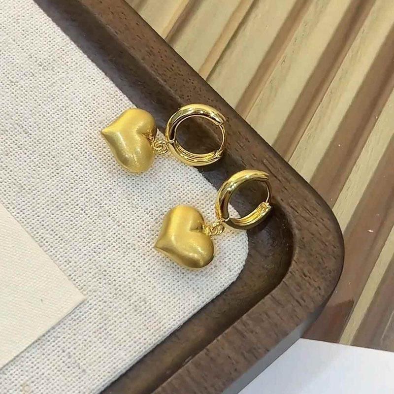Gold Love Brushed Ear Buckle Temperament Simple and Versatile Design Sense Earrings Light Luxury Fashion Earrings Niche High Sense