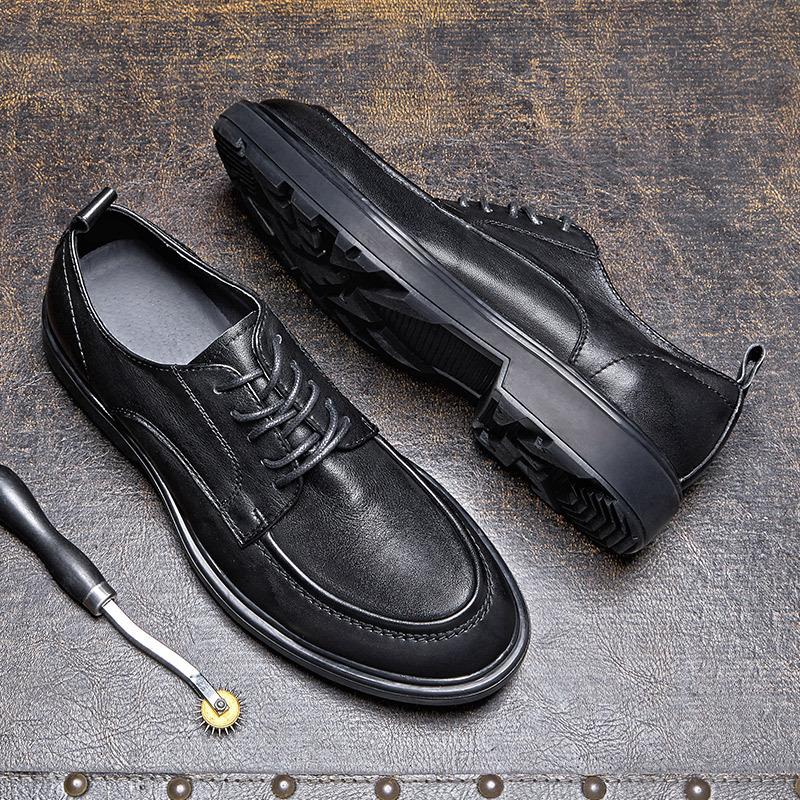 Fața simplă Pantofi din piele pentru bărbați de afaceri simpli. Pantofi din piele cu cap rotund