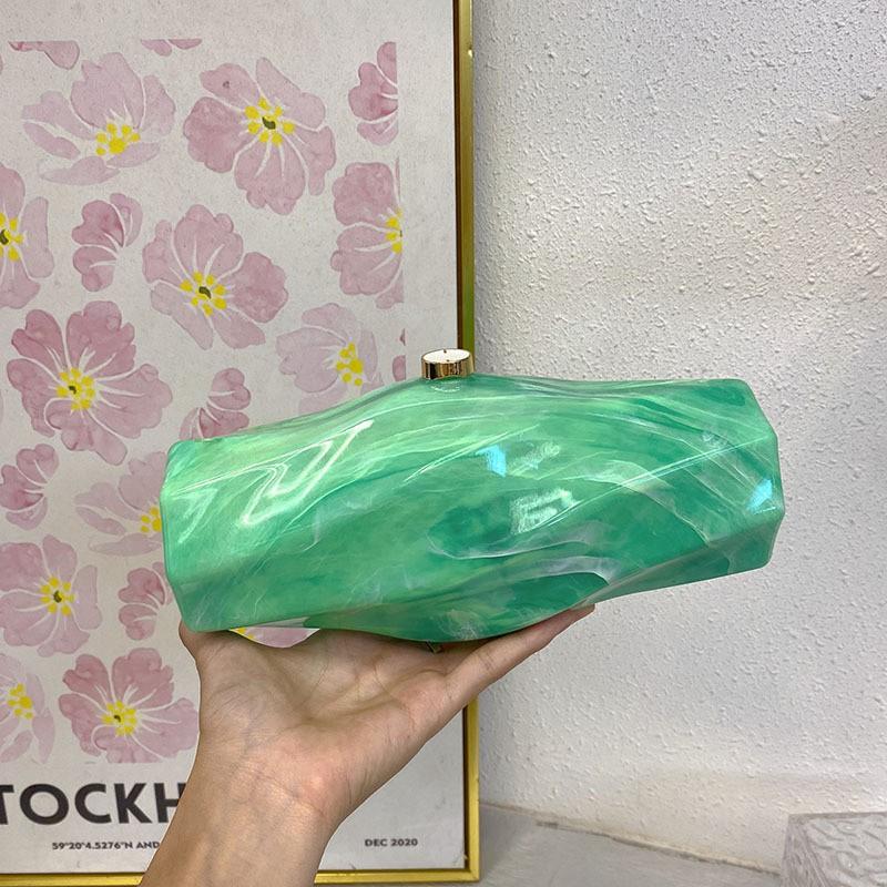 Akrylová spoločenská kabelka s mramorovou textúrou nepravidelného tvaru tvrdá škrupina minimalistický mestský štýl crossbody ručná