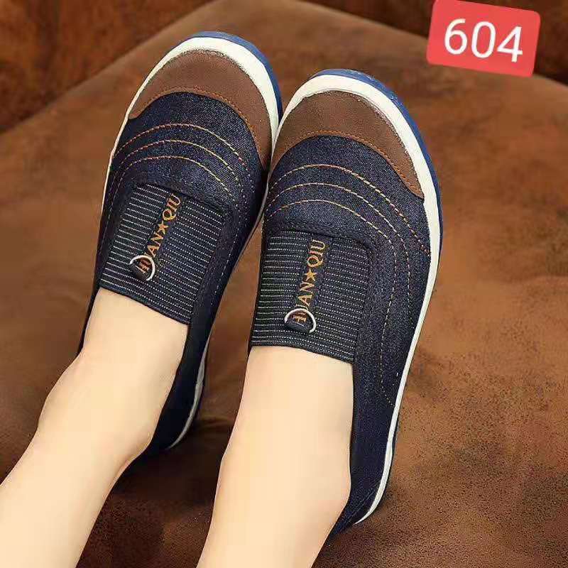 2025 spring and autumn new old Beijing cloth shoes women's field shoes middle-aged and elderly mother shoes one-pedal labor shoes