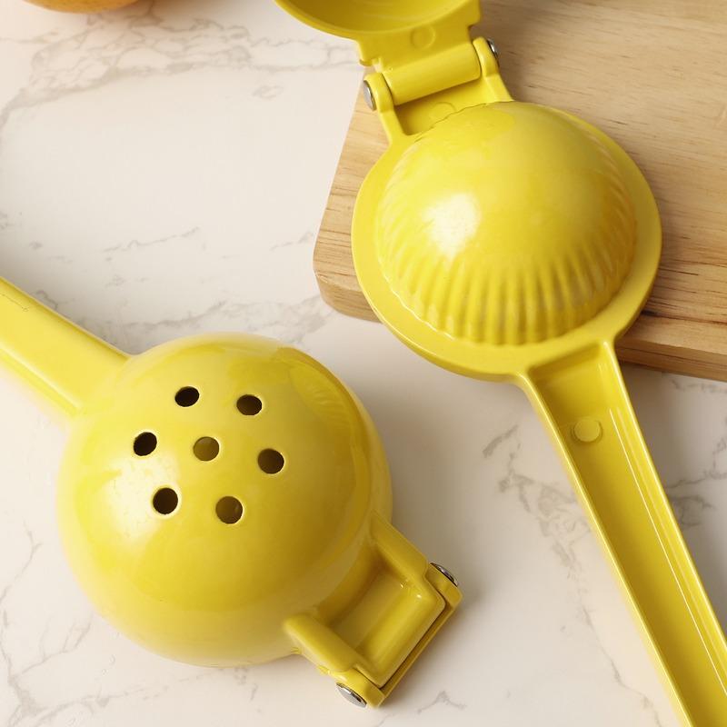 Manual Juicer Aluminum Alloy Juicer Portable Practical Kitchen Tool Thickened Arc Design Hand Pressed Fruit Orange Lemon Juicer